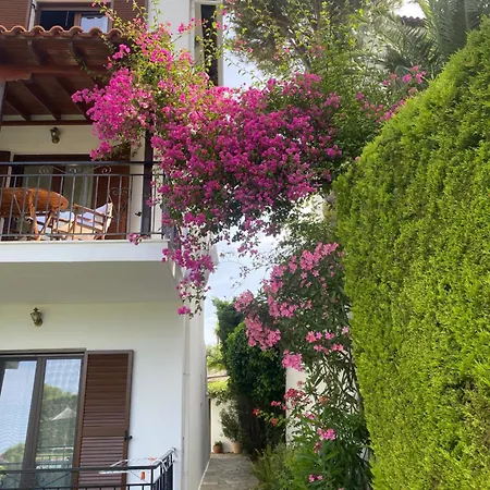 Xanthippi Apartman *